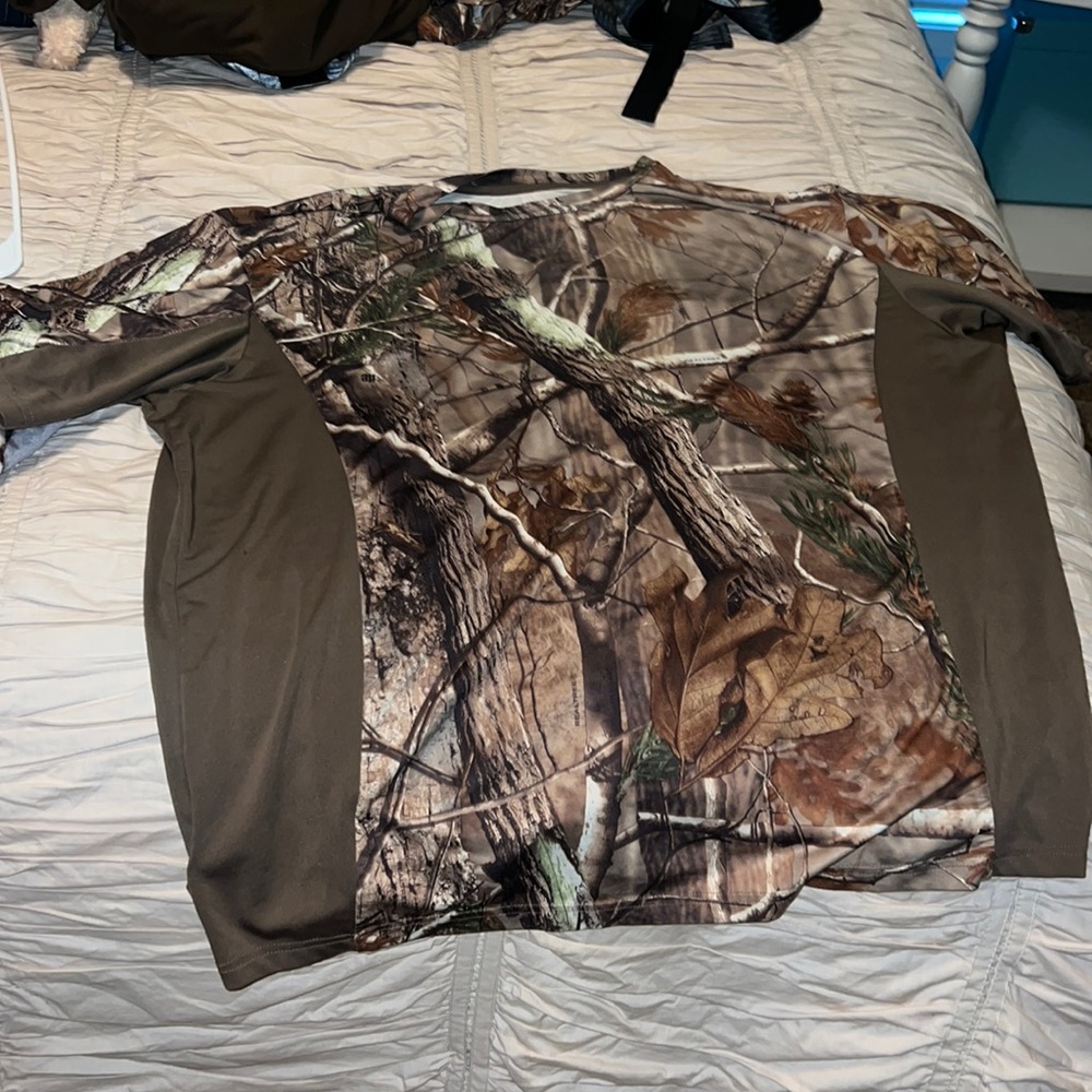 Realtree camo top size XL